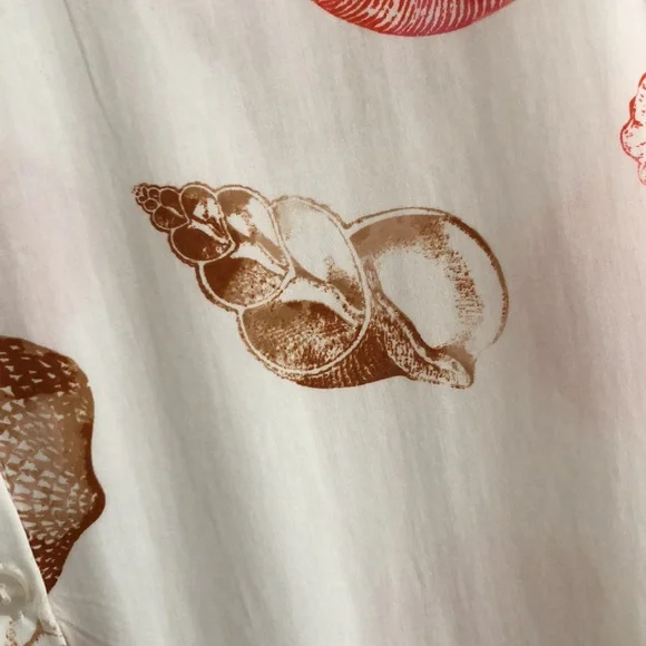 Jane & Delancey Women’s Seashell Print Button-Down Shirt Blouse Top - Picture 3 of 9